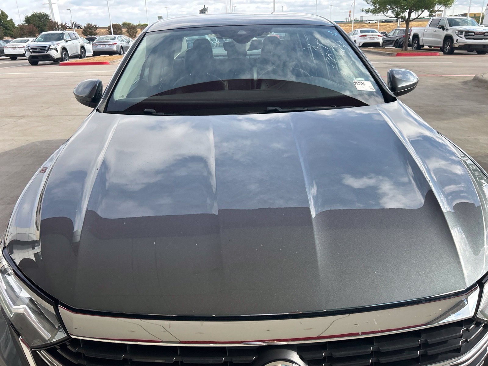 Used 2024 Volkswagen Jetta SE FWD image 3