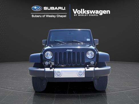 Used 2015 Jeep Wrangler Unlimited Sahara w/ Connectivity Group AWD/4WD image 5