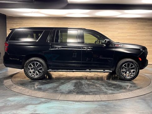 Used 2023 Chevrolet Suburban Z71 w/ Luxury Package AWD/4WD image 31