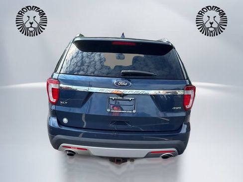 Used 2017 Ford Explorer XLT w/ Equipment Group 202A AWD/4WD image 7