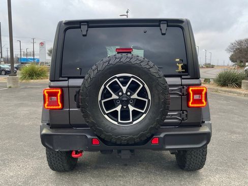 Used 2024 Jeep Wrangler Rubicon image 6