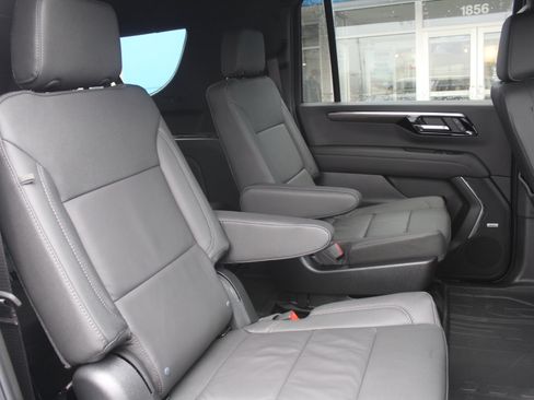 New 2026 Chevrolet Suburban LT w/ Comfort Package image 17