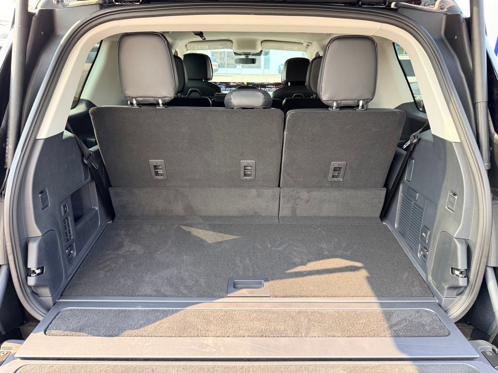 New 2027 Lincoln Navigator Premiere AWD/4WD image 26
