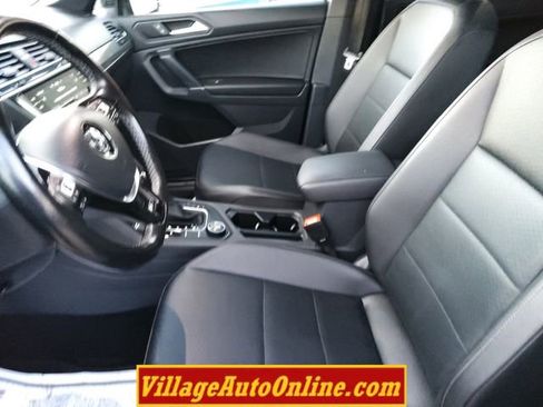 Used 2020 Volkswagen Tiguan SE R-Line image 19