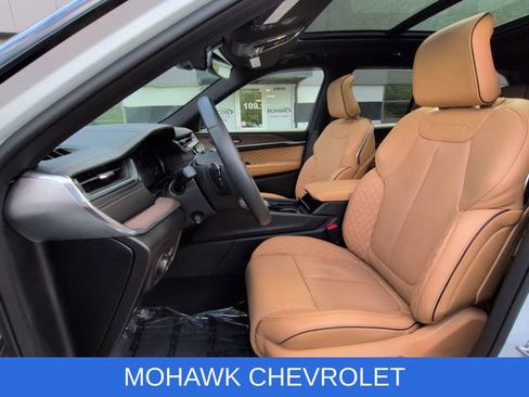 Used 2025 Jeep Grand Cherokee Summit AWD/4WD image 20