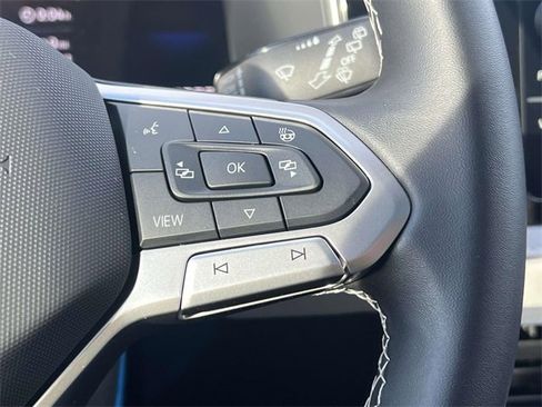 Used 2025 Volkswagen Taos SE image 24