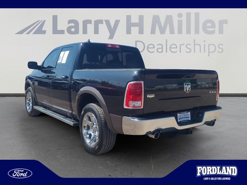 Used 2018 RAM 1500 Laramie w/ Convenience Group AWD/4WD image 3