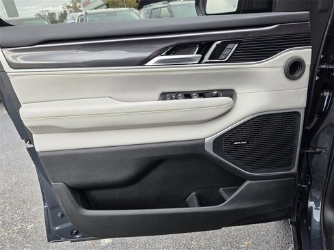 Used 2024 Jeep Wagoneer 4WD image 17