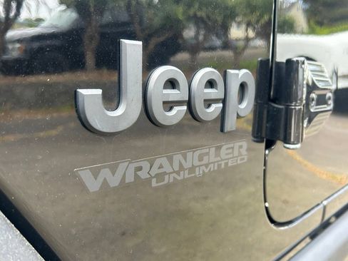 Used 2022 Jeep Wrangler Unlimited Sport AWD/4WD image 10