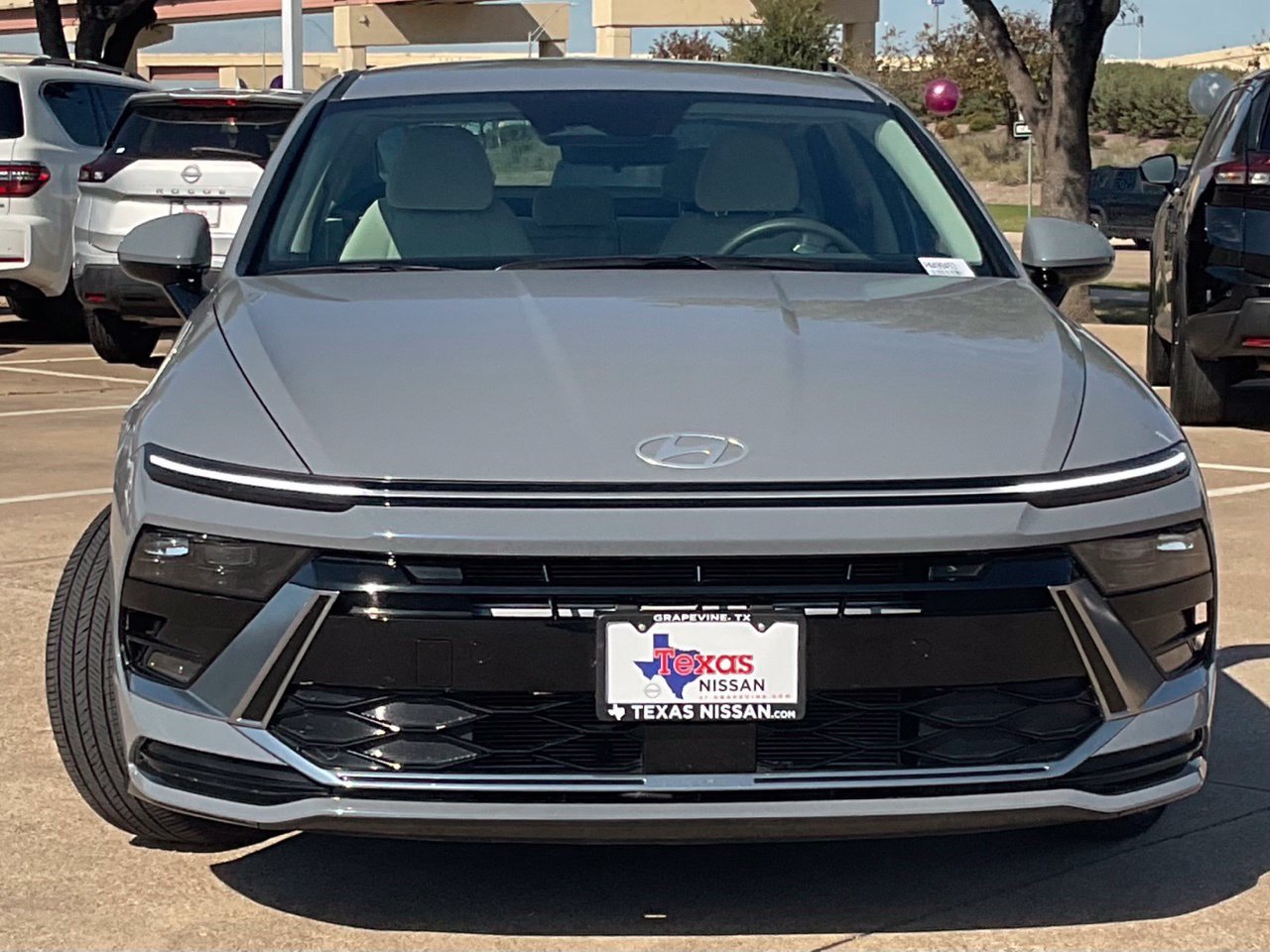 Used 2025 Hyundai Sonata SEL FWD image 2