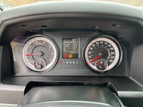 Used 2018 RAM 2500 Tradesman w/ Chrome Appearance Group image 18