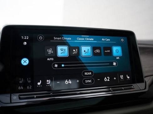 Used 2024 Volkswagen Atlas SEL AWD/4WD image 27