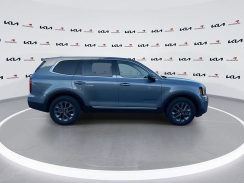 Used 2024 Kia Telluride LX FWD image 9