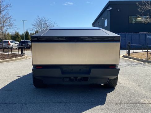 Used 2024 Tesla Cybertruck AWD Crew Cab image 16