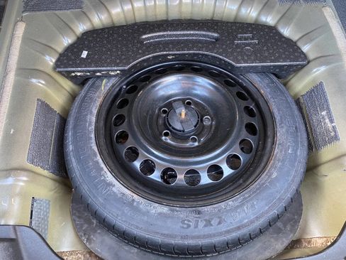 Used 2017 Chevrolet Malibu LT image 33