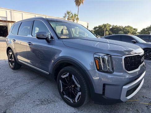 Certified 2024 Kia Telluride EX w/ EX Captain's Chair Package FWD image 1