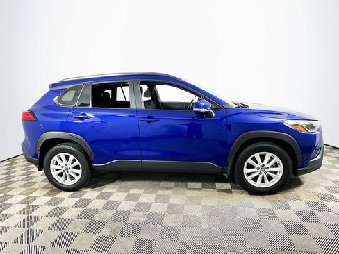 Used 2024 Toyota Corolla Cross LE FWD image 2