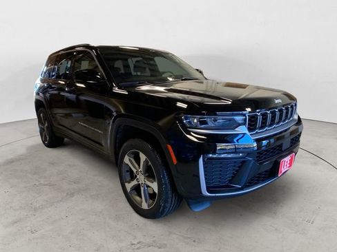 New 2026 Jeep Grand Cherokee Limited AWD/4WD image 7