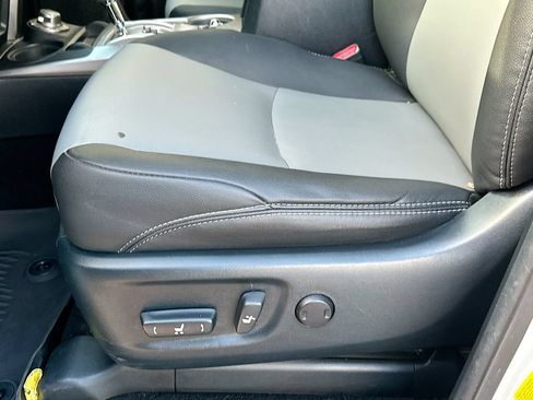 Used 2021 Toyota 4Runner SR5 Premium w/ Moonroof Package AWD/4WD image 9