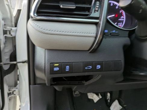 Used 2018 Toyota Camry SE image 13