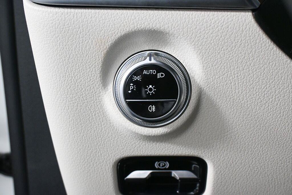 Certified 2024 Mercedes-Benz C 300 Sedan image 13