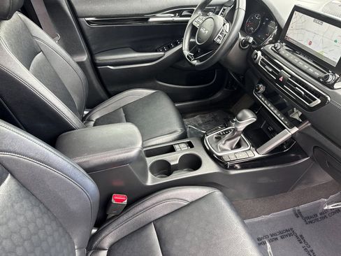 Used 2022 Kia Seltos SX w/ Sunroof Package image 15