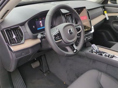 New 2026 Volvo XC90 B6 Plus w/ Protection Package Premier image 2