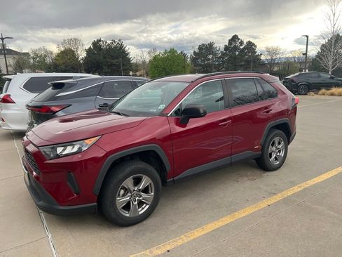 Used 2022 Toyota RAV4 LE image 1