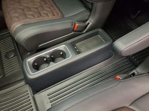 New 2025 Nissan Armada Platinum Reserve image 32