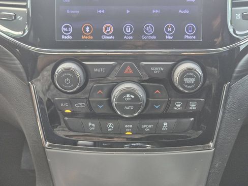 Used 2019 Jeep Grand Cherokee Altitude AWD/4WD image 21