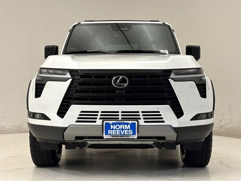 Used 2024 Lexus GX 550 image 3