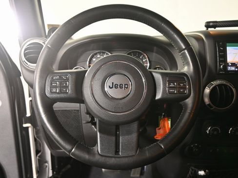 Used 2014 Jeep Wrangler Unlimited Sahara w/ Connectivity Group image 30