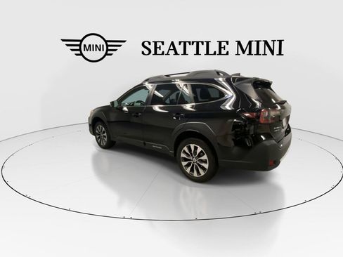 Used 2025 Subaru Outback Limited AWD/4WD image 8