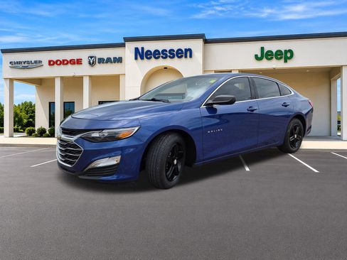Used 2023 Chevrolet Malibu LS FWD image 3