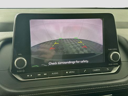 Used 2025 Nissan Rogue SV FWD image 22