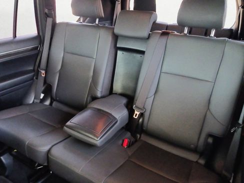 Used 2023 Lexus GX 460 Premium w/ Premium Package AWD/4WD image 9