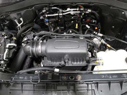 Certified 2023 Ford Explorer XLT w/ Equipment Group 202A image 23