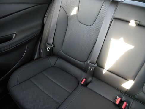 Used 2023 Buick Encore GX Essence w/ Experience Buick Package image 12