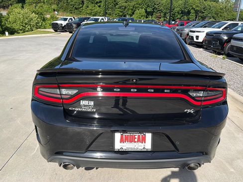 Used 2022 Dodge Charger R/T w/ Plus Group RWD image 4