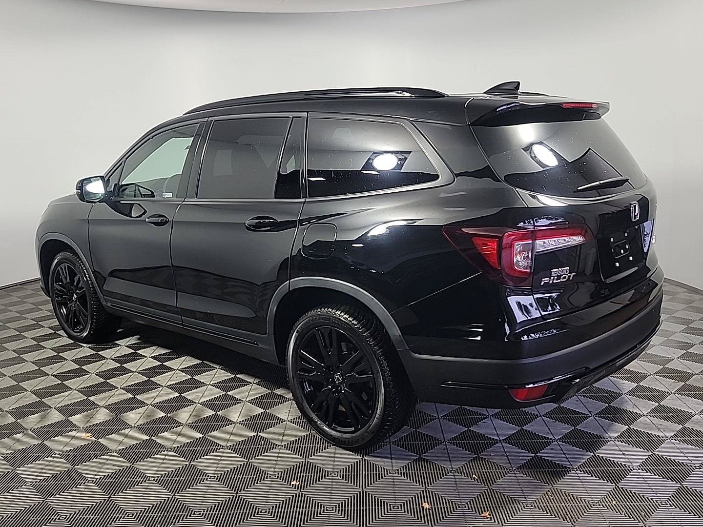Certified 2022 Honda Pilot Black Edition image 10