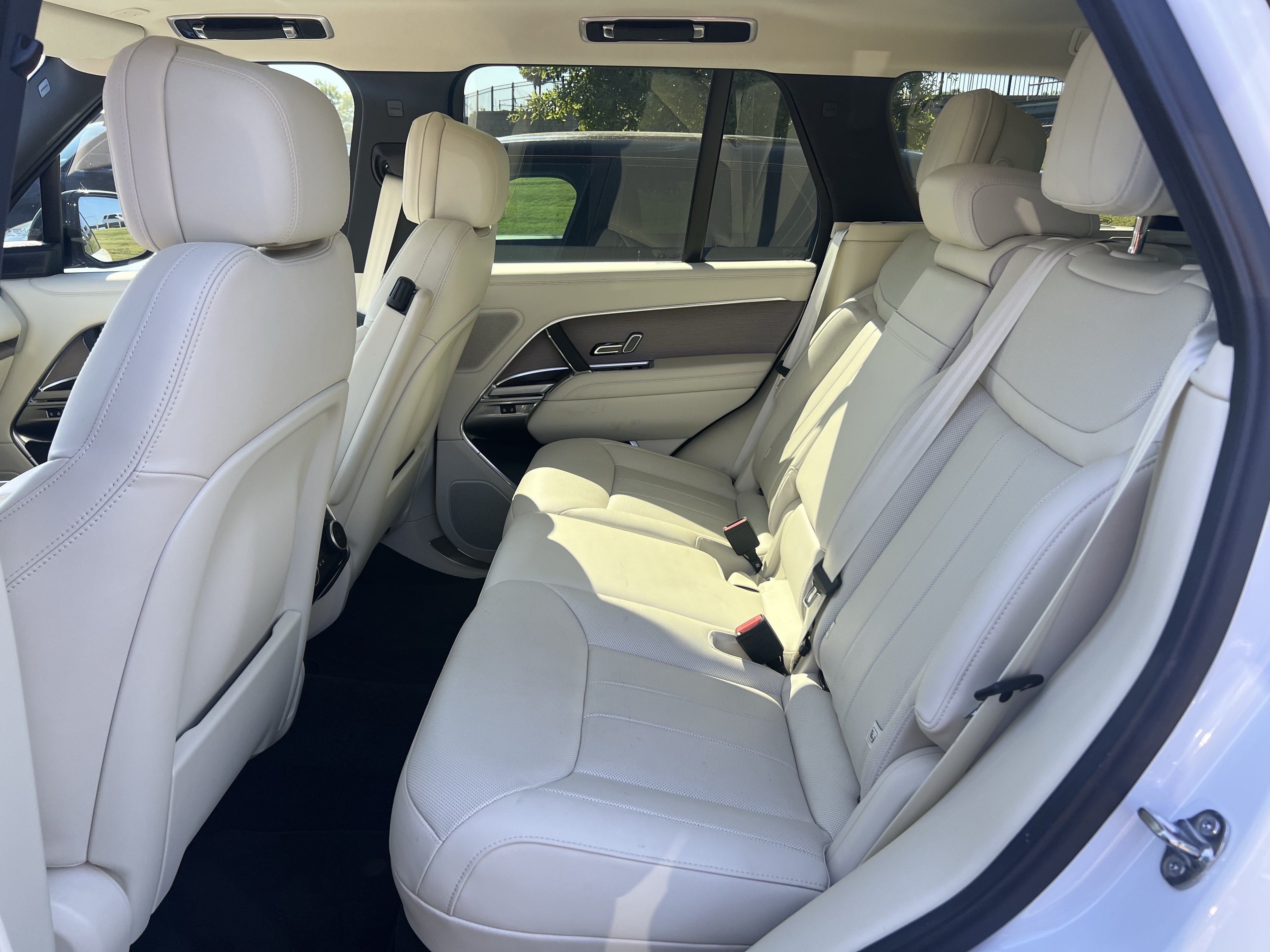Used 2025 Land Rover Range Rover SE AWD/4WD image 30