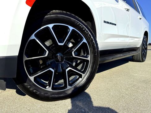 Used 2024 Chevrolet Suburban RST image 2