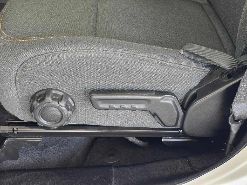Used 2025 Jeep Wrangler Unlimited Sahara AWD/4WD image 19
