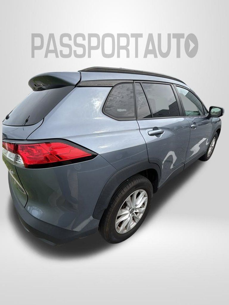 Used 2022 Toyota Corolla Cross LE FWD image 2