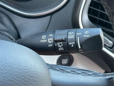 Used 2021 Jeep Cherokee Latitude Lux w/ Comfort/Convenience Group image 32