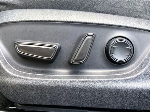 Used 2022 Toyota Camry XSE FWD image 34