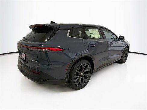 New 2025 Toyota Crown Signia image 6