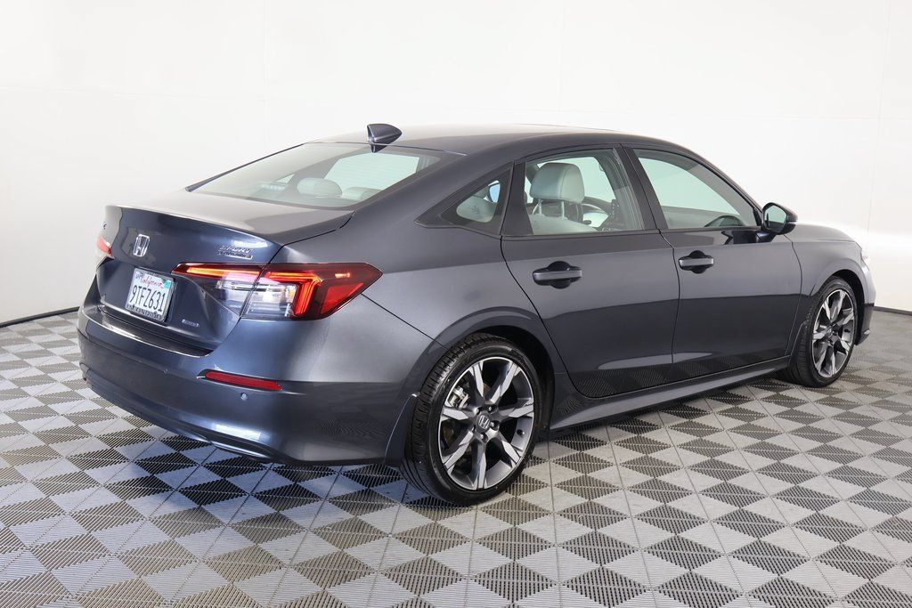 Used 2025 Honda Civic Sport Touring image 4
