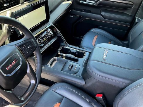 Used 2024 GMC Sierra 2500 AT4 w/ Technology Package AWD/4WD image 17