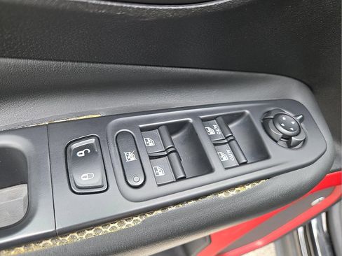 Used 2016 Jeep Renegade Trailhawk w/ Premium Trailhawk Package AWD/4WD image 15